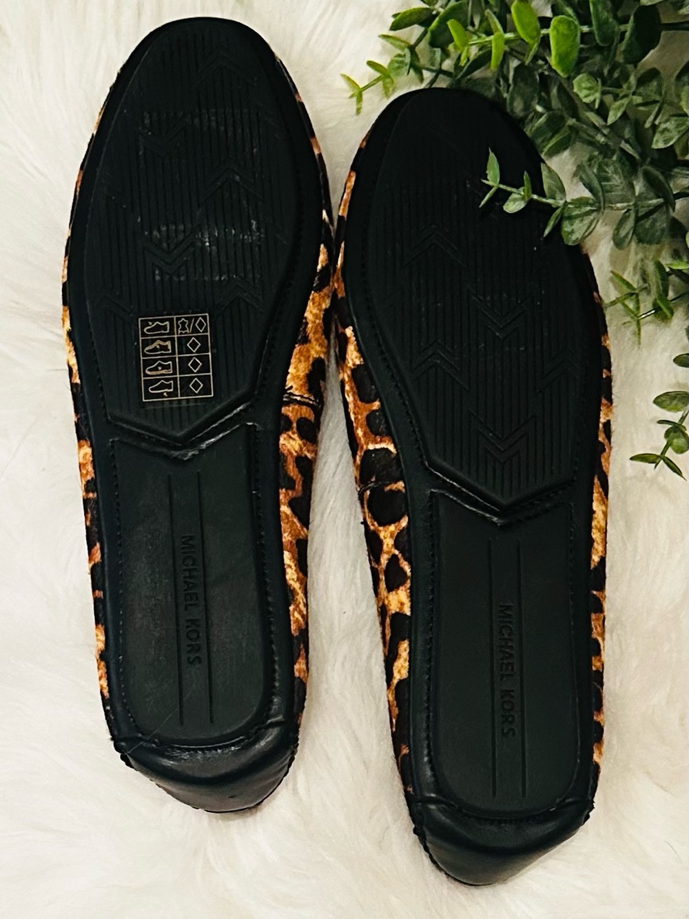 ✨ Michael Kors Leopard Print Flats — Size 7 ✨ - Picture 5 of 9